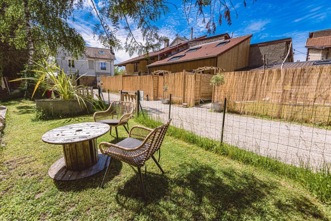 Gîtes Sérénaé avec vue sur rivière Val de Vesle Extérieur photo