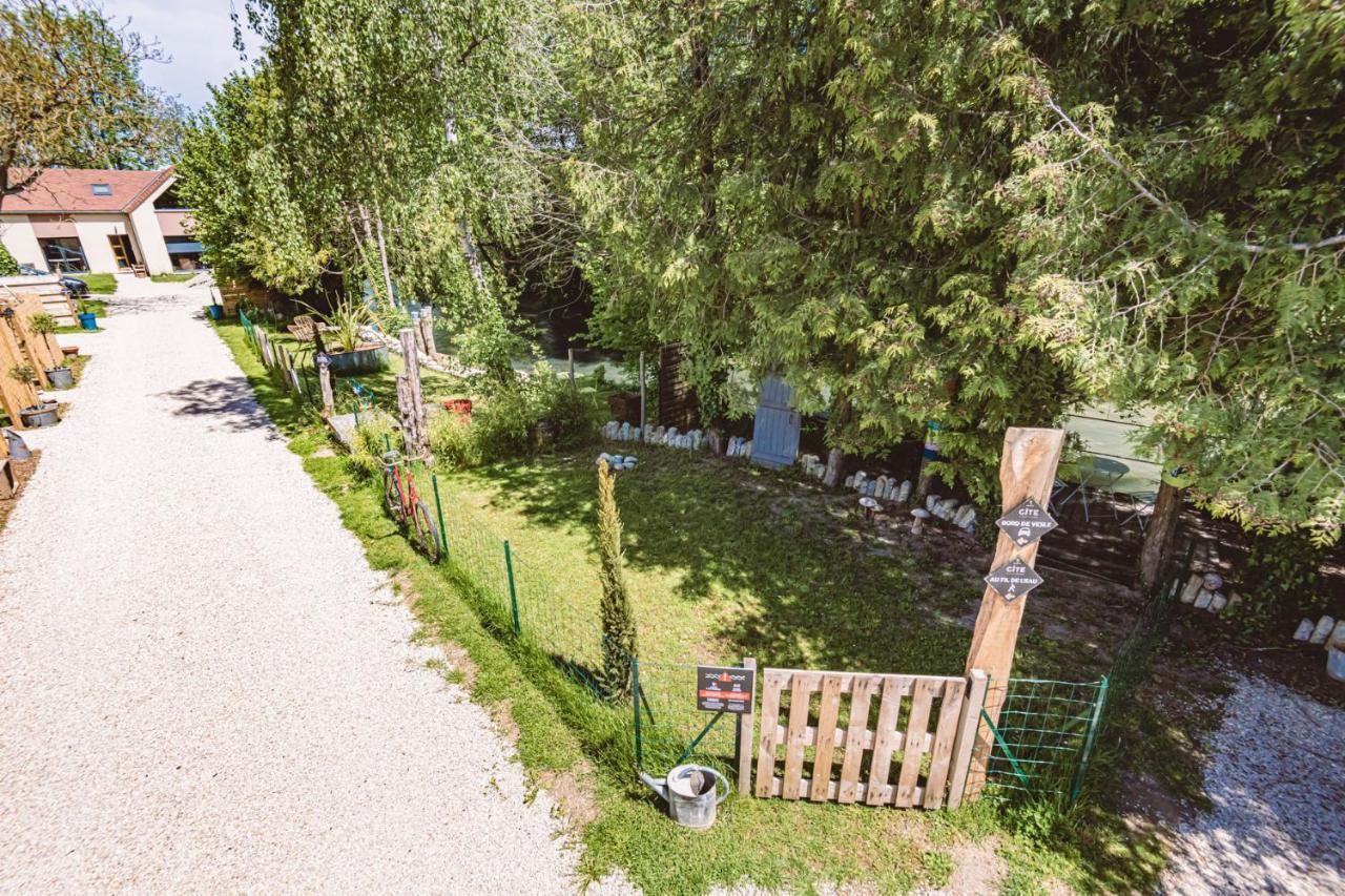Gîtes Sérénaé avec vue sur rivière Val de Vesle Extérieur photo