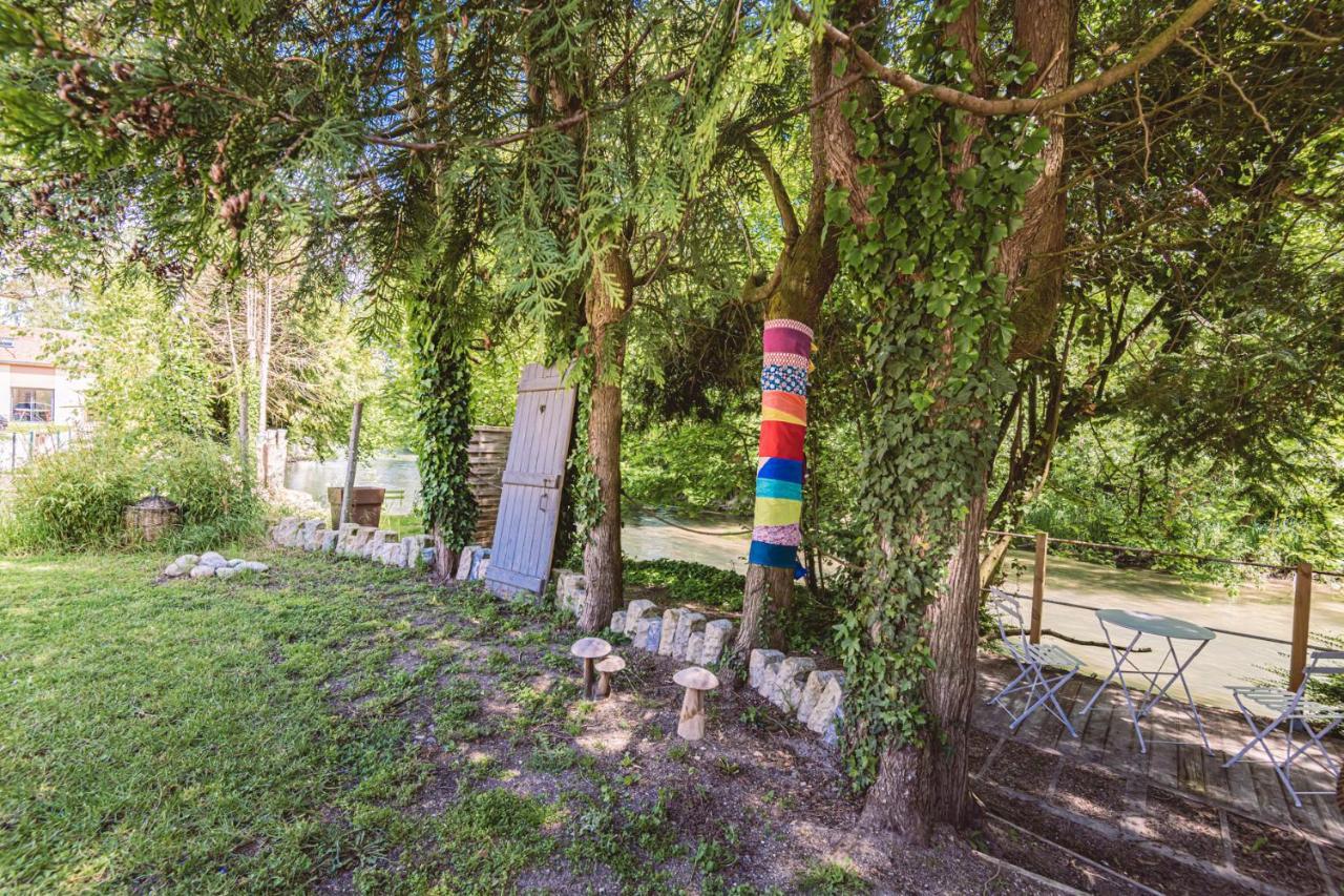 Gîtes Sérénaé avec vue sur rivière Val de Vesle Extérieur photo